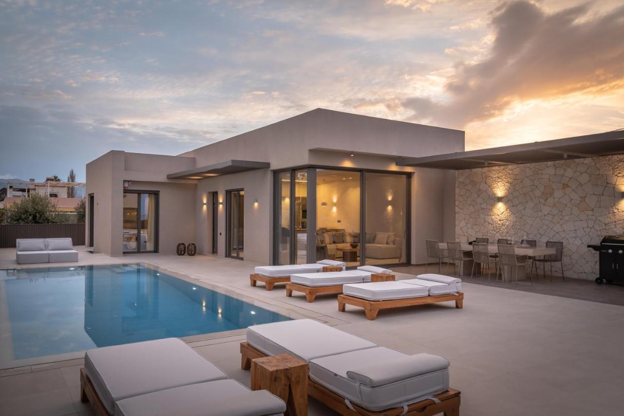 Athina Luxury Villa, With Pool & Walk To The Beach, By Thinkvilla Chania  Buitenkant foto