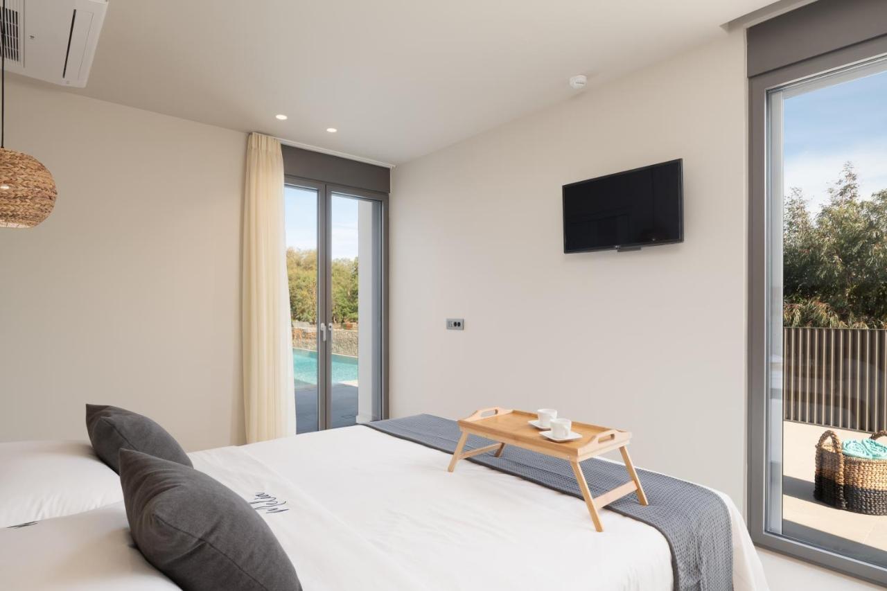 Athina Luxury Villa, With Pool & Walk To The Beach, By Thinkvilla Chania  Buitenkant foto