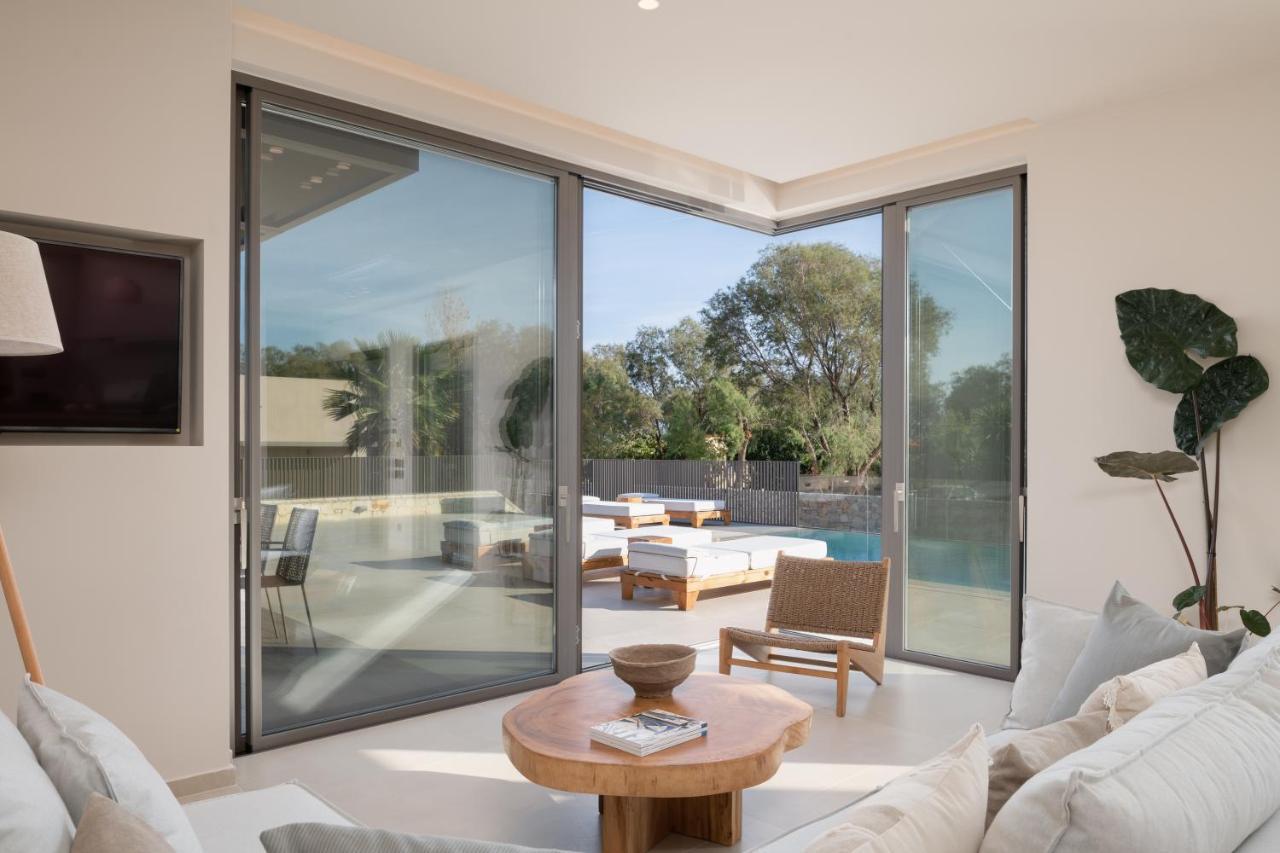 Athina Luxury Villa, With Pool & Walk To The Beach, By Thinkvilla Chania  Buitenkant foto