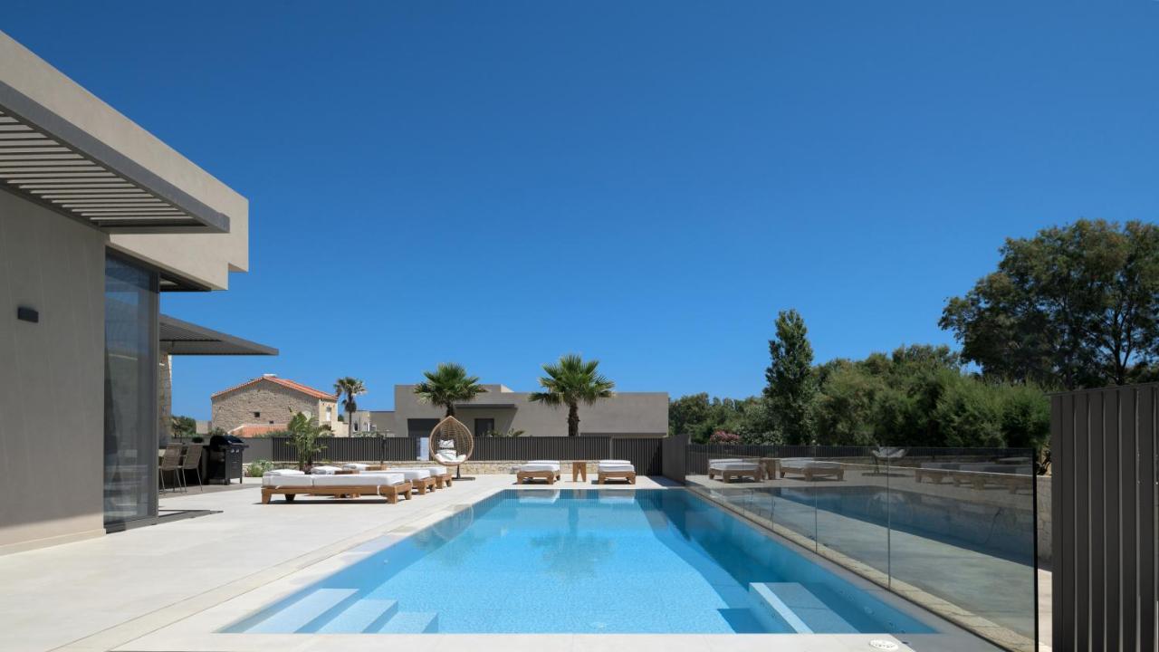 Athina Luxury Villa, With Pool & Walk To The Beach, By Thinkvilla Chania  Buitenkant foto